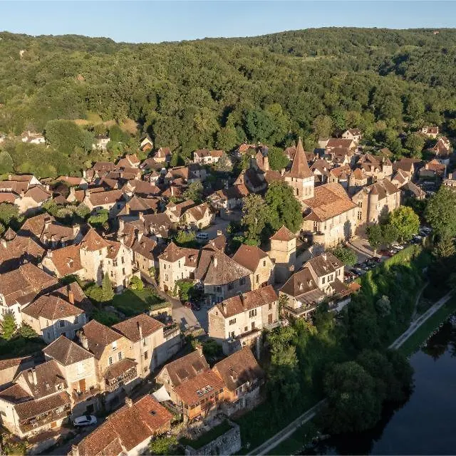 Le Pigeonnier Maison De Caractere Logement 4 Personnes La Maisonnette Renovee Logement 2 Personnes Floirac  Holiday home