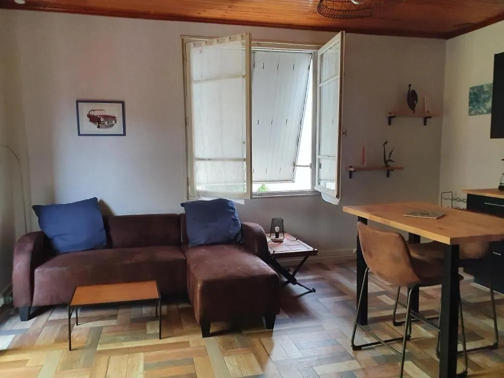Holiday home Le Pigeonnier Maison De Caractere Logement 4 Personnes La Maisonnette Renovee Logement 2 Personnes Floirac
