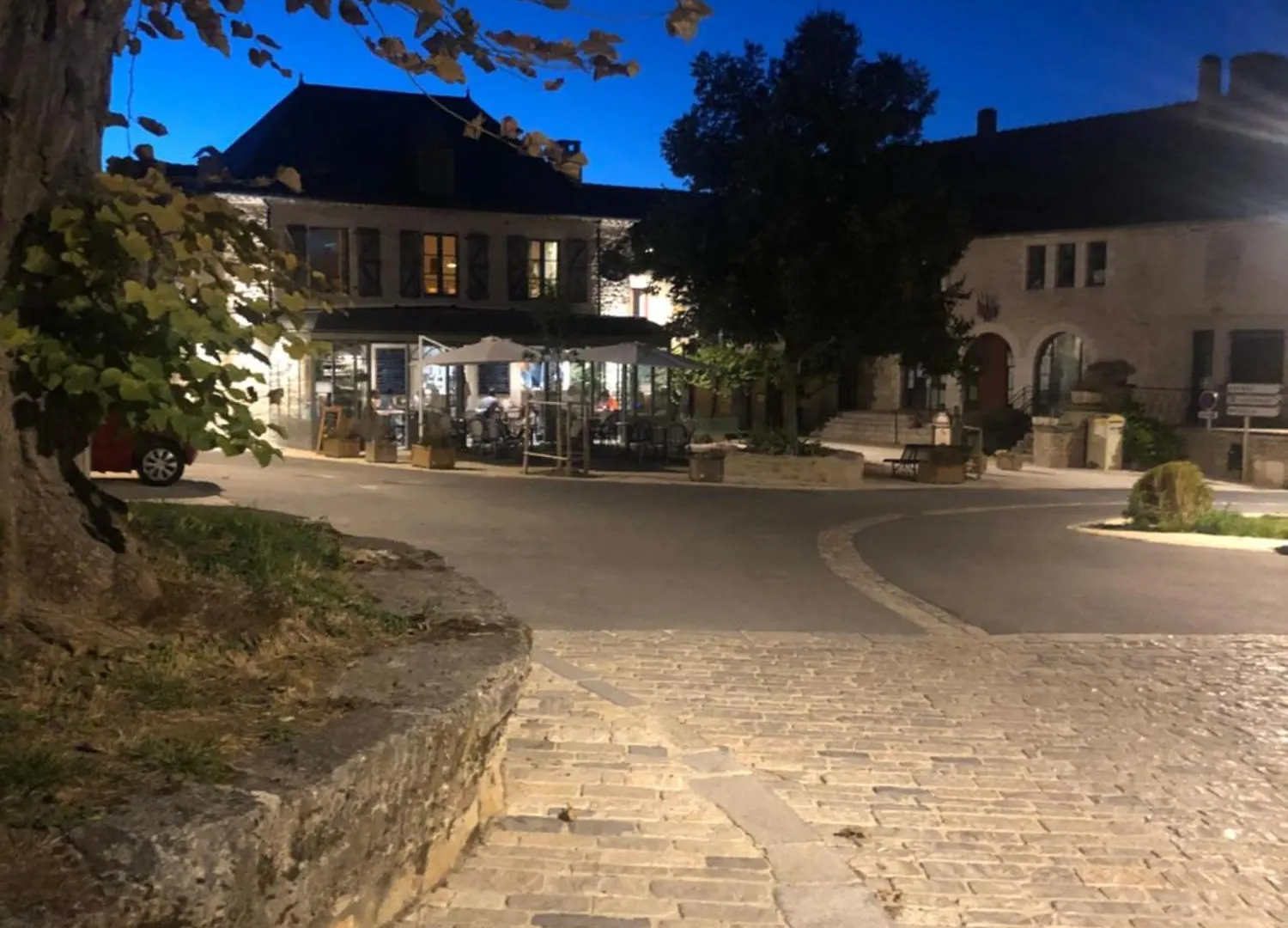 Le Pigeonnier Maison De Caractere Logement 4 Personnes La Maisonnette Renovee Logement 2 Personnes Floirac  France