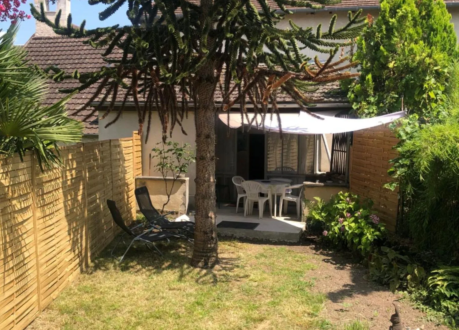 Le Pigeonnier Maison De Caractere Logement 4 Personnes La Maisonnette Renovee Logement 2 Personnes Floirac  0*, Floirac (Lot)